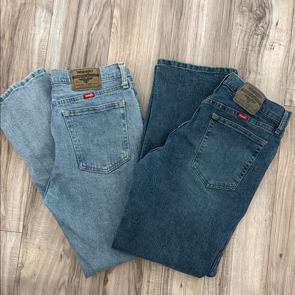 2 Wrangler Men's Straight Jeans - Light Blue and Dark Blue. Like new!